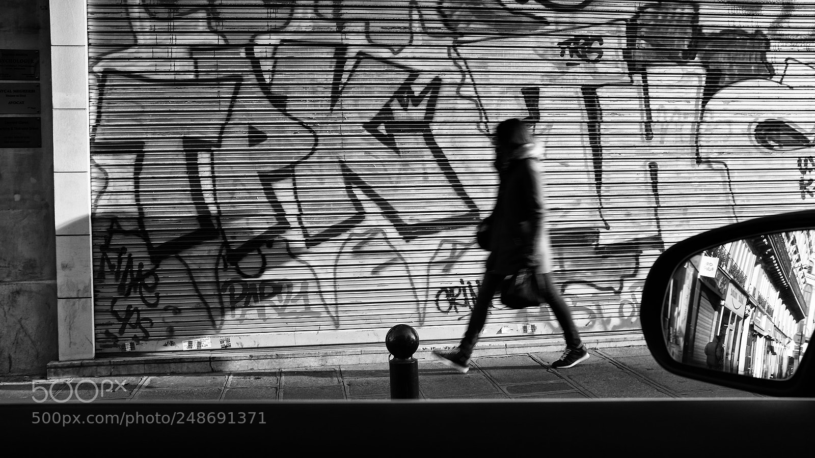 Fujifilm X100T sample photo. Paris color and black photography