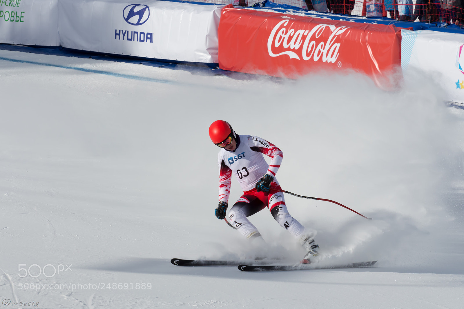Canon EOS 650D (EOS Rebel T4i / EOS Kiss X6i) sample photo. Skier at the finish photography