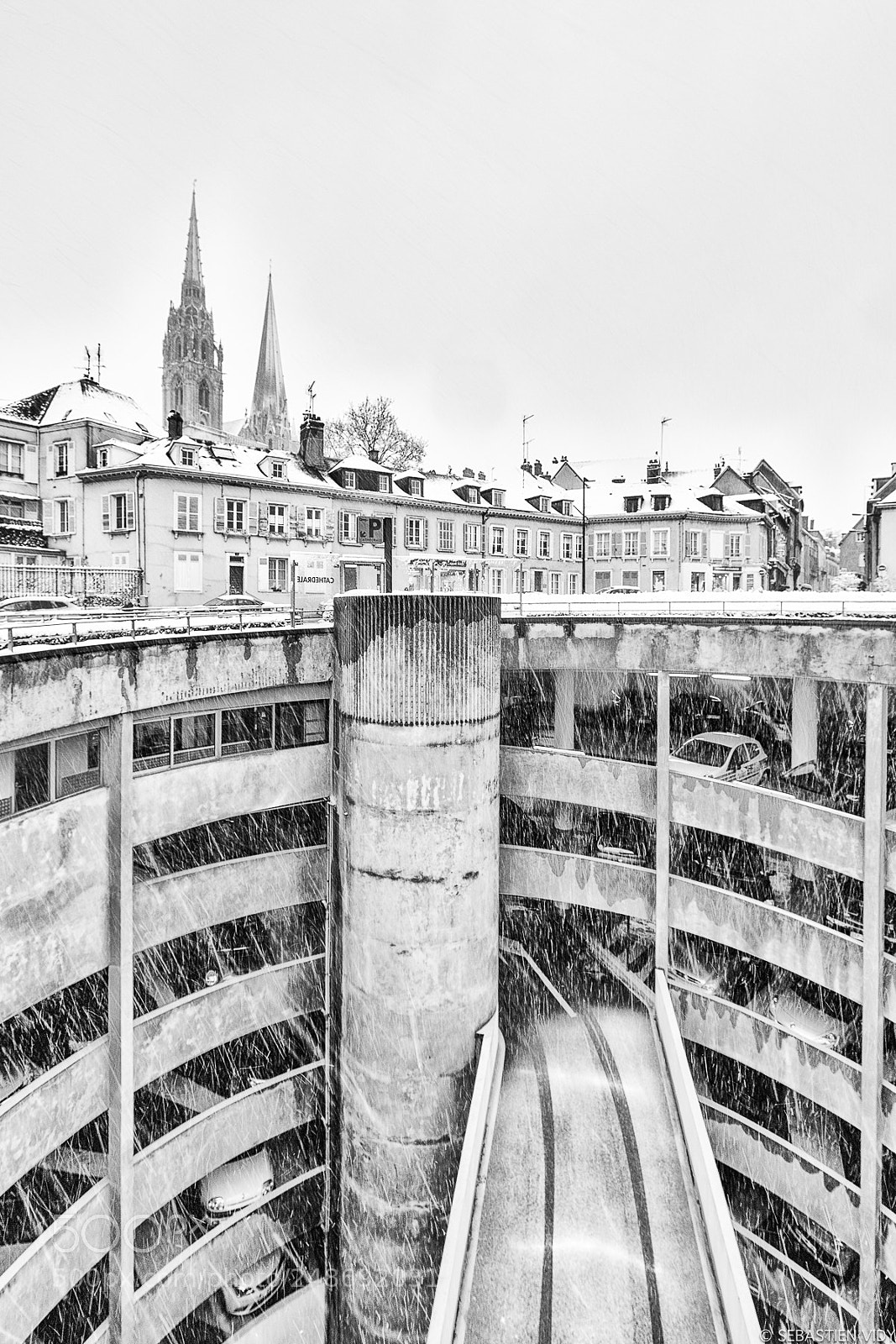 Canon EOS 6D Mark II sample photo. Snowing in chartres photography
