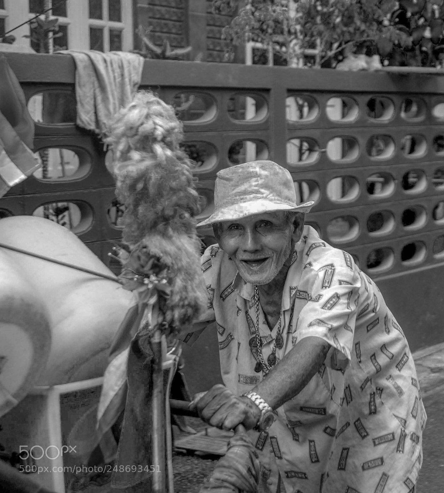 Nikon D90 sample photo. Old man in hua photography