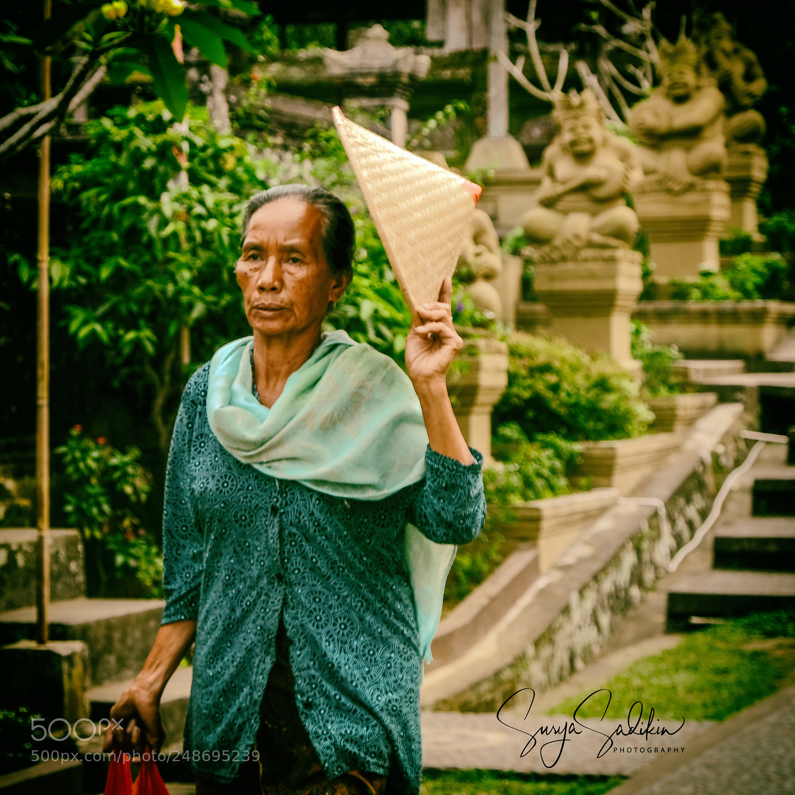 Fujifilm X-T20 sample photo. Traditional caping hat photography