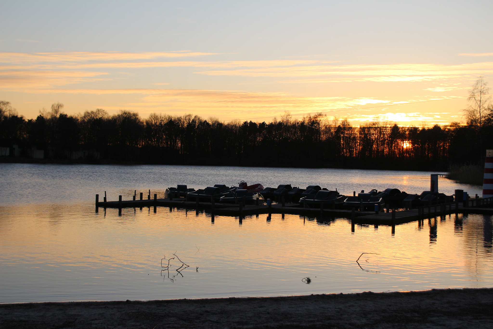 Canon EOS 650D (EOS Rebel T4i / EOS Kiss X6i) sample photo. Froid soir d'hiver sur le lac photography