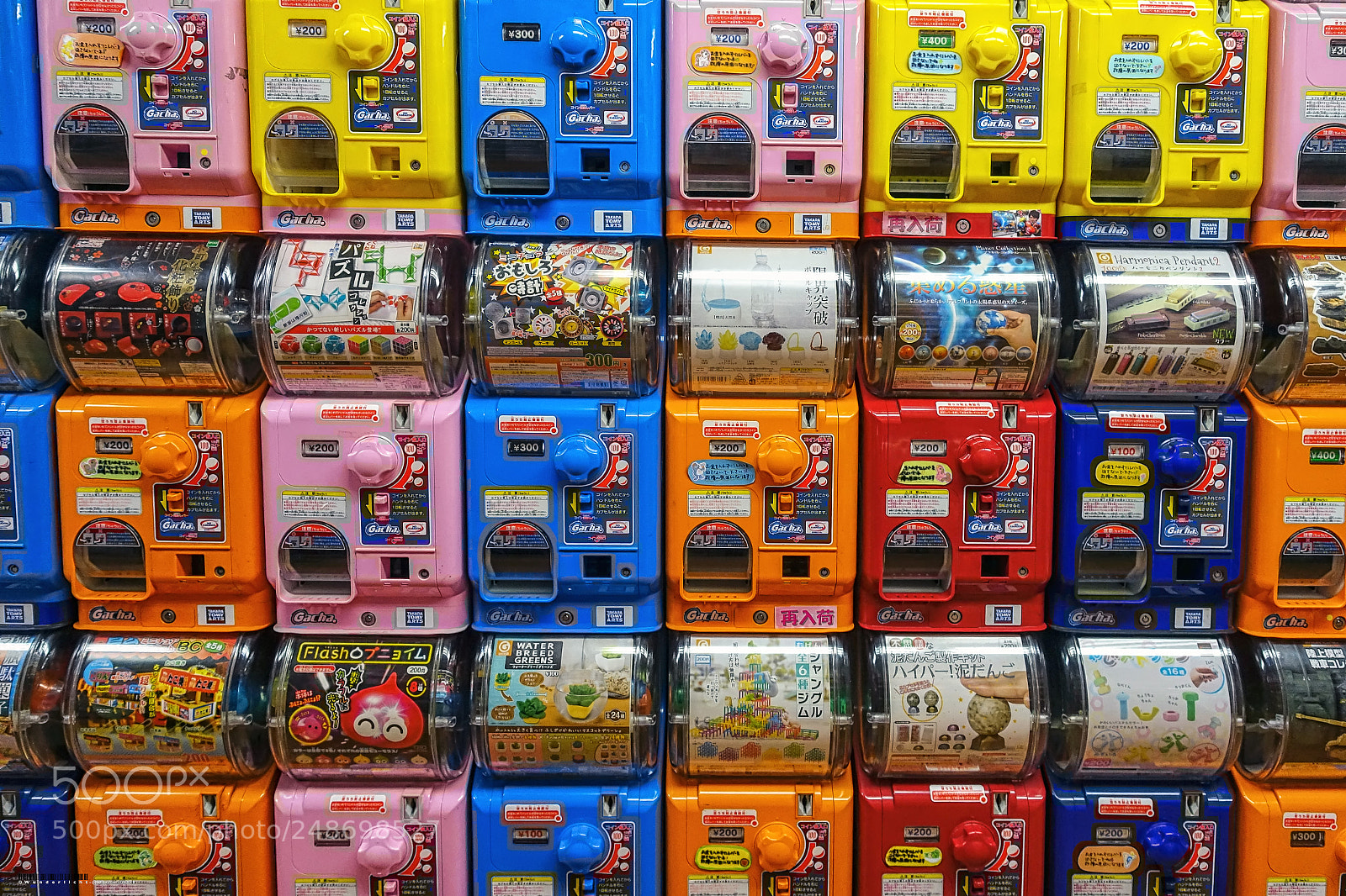Sony Cyber-shot DSC-RX100 III sample photo. Gachapon machines photography