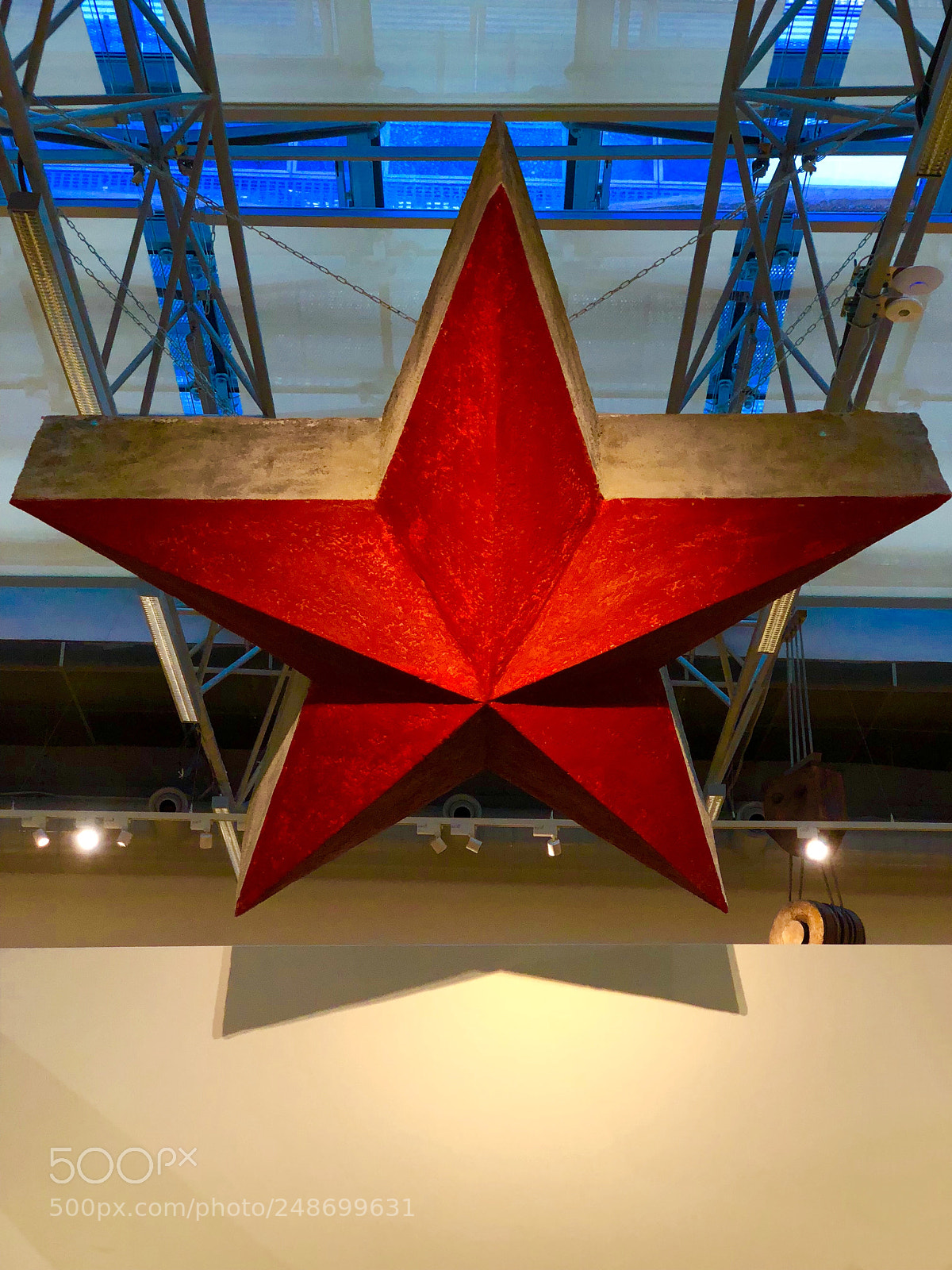 Apple iPhone X sample photo. The red star photography