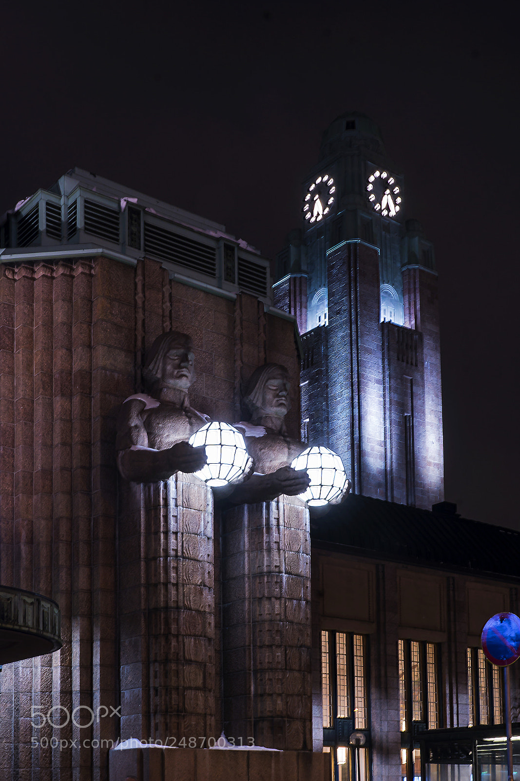 Sony ILCA-77M2 sample photo. Helsinki railway station photography