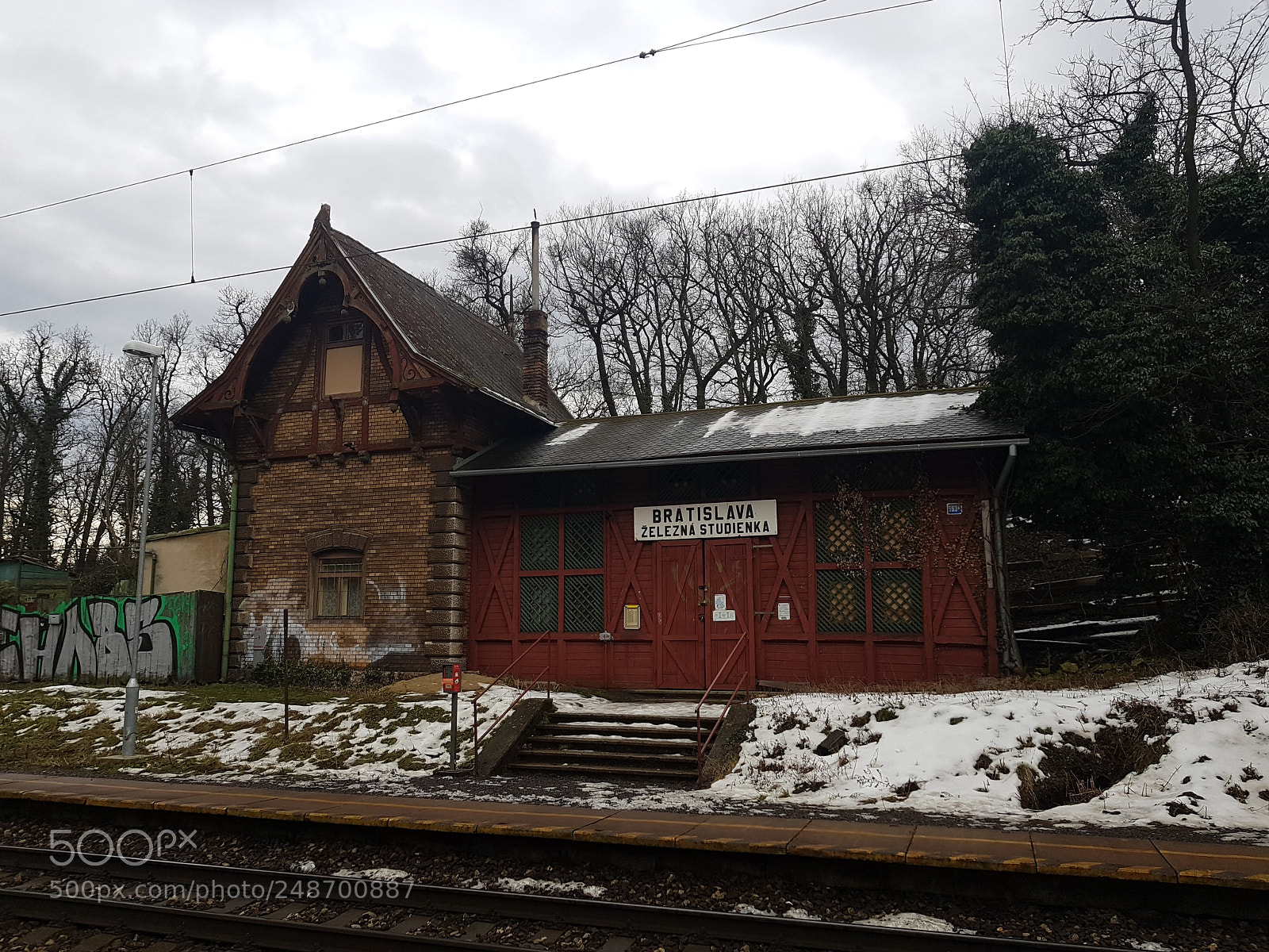 Samsung Galaxy S8 sample photo. Train station photography