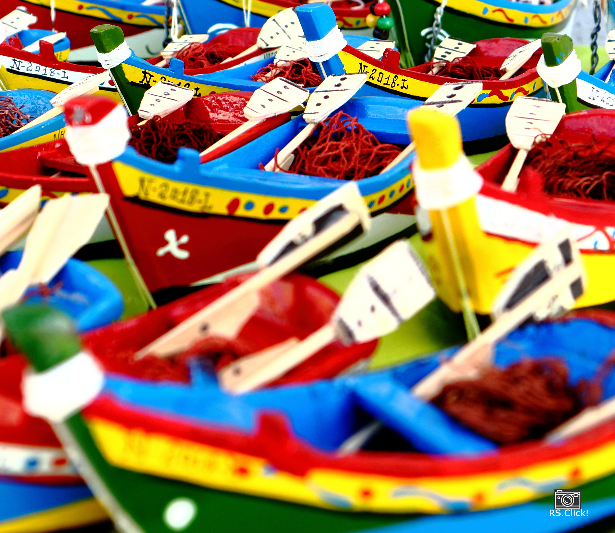 Canon EOS M10 sample photo. Handmade fishing boats replicas photography