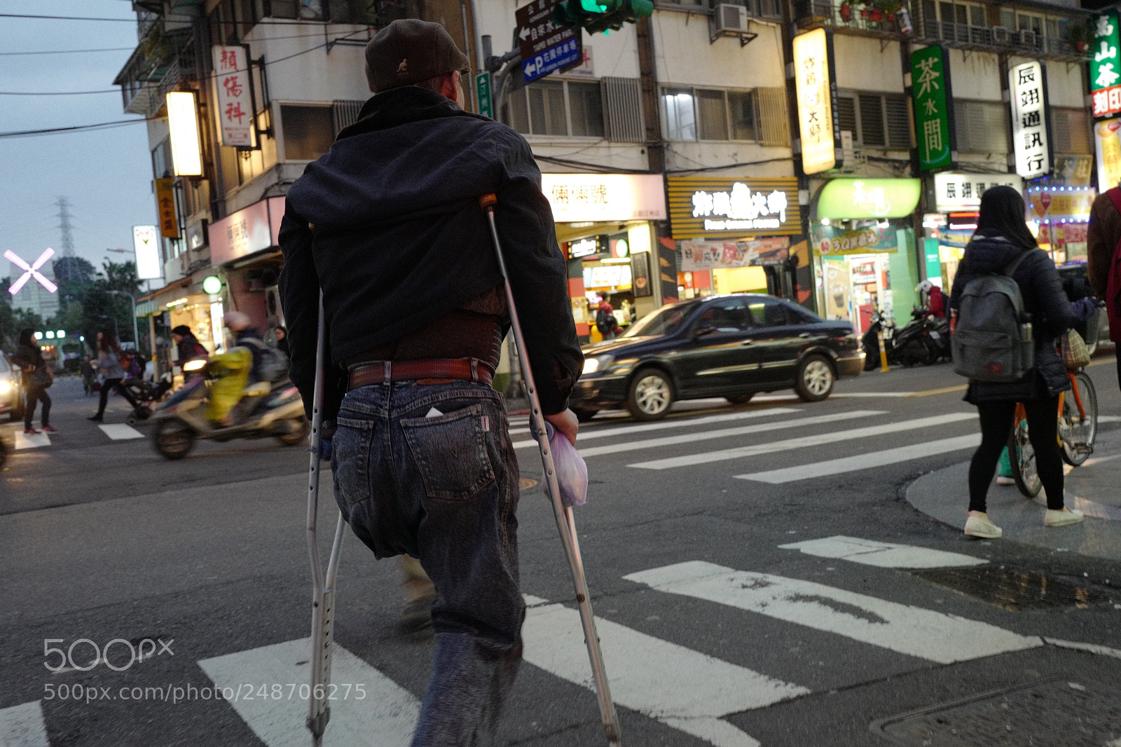 Leica Q (Typ 116) sample photo. 雖然沒有拍到正面，相信你並不孤獨 photography