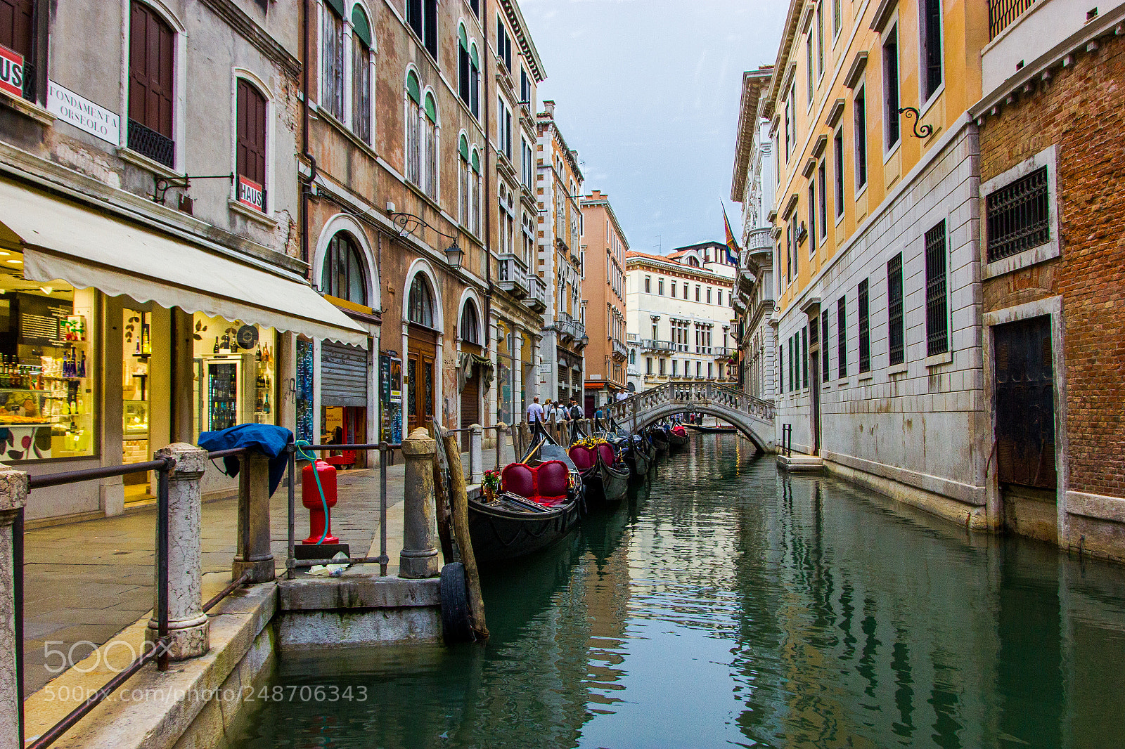 Canon EOS 550D (EOS Rebel T2i / EOS Kiss X4) sample photo. Canals of venice photography