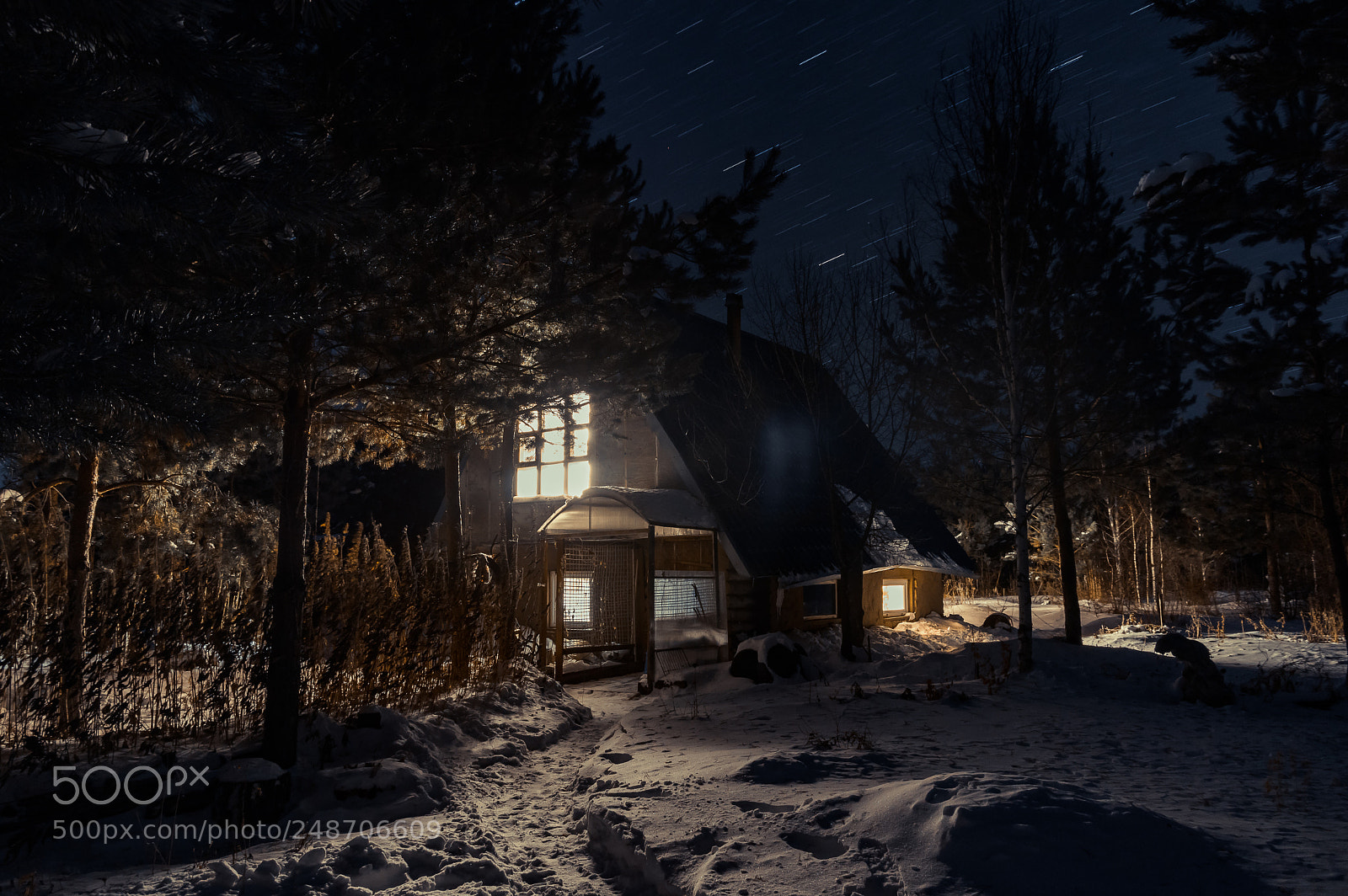 Pentax K-3 II sample photo. House in winter forest photography