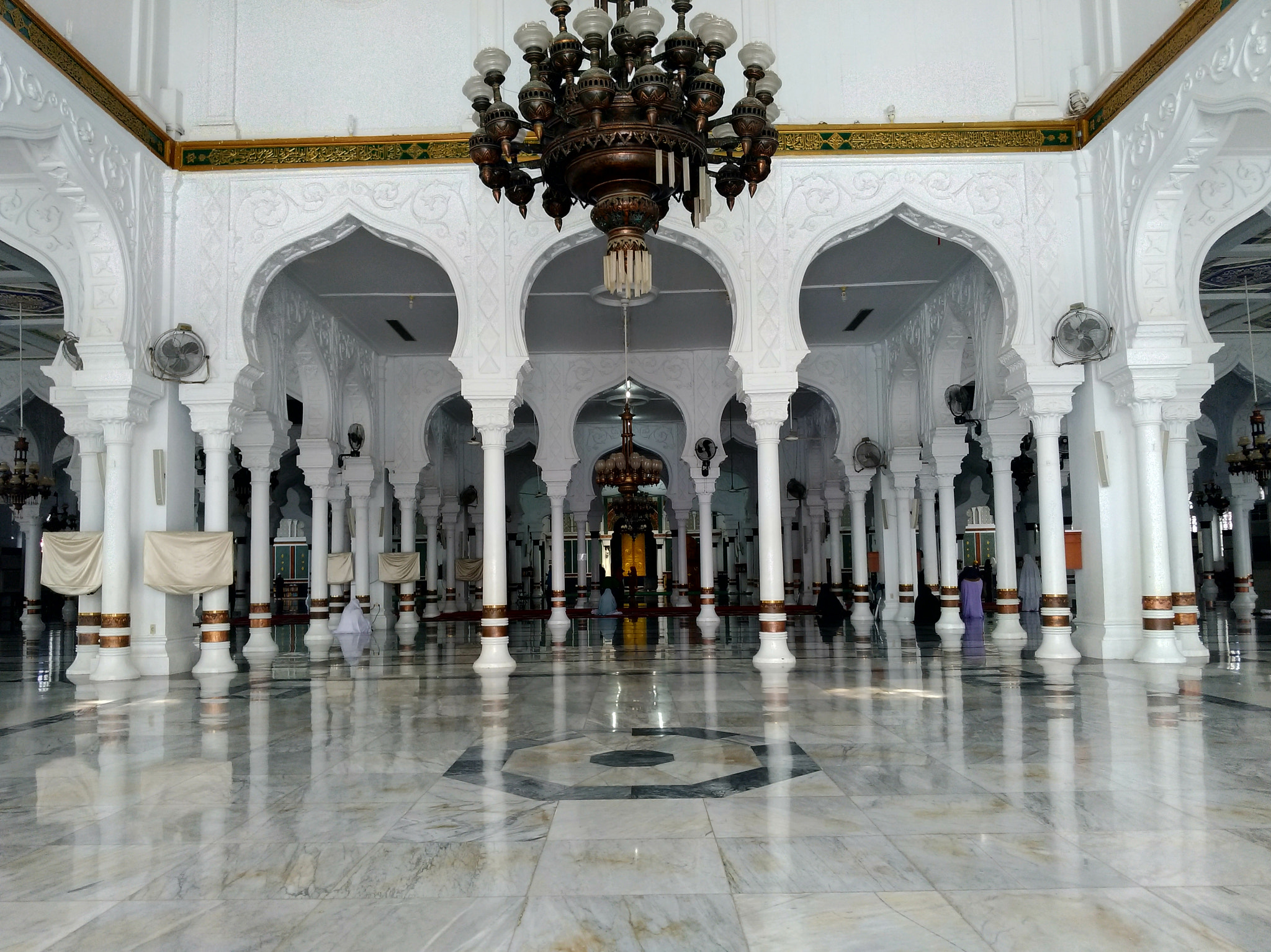 ASUS ZenFone 3 Zoom (ZE553KL) sample photo. Interior baiturahman grand mosque photography