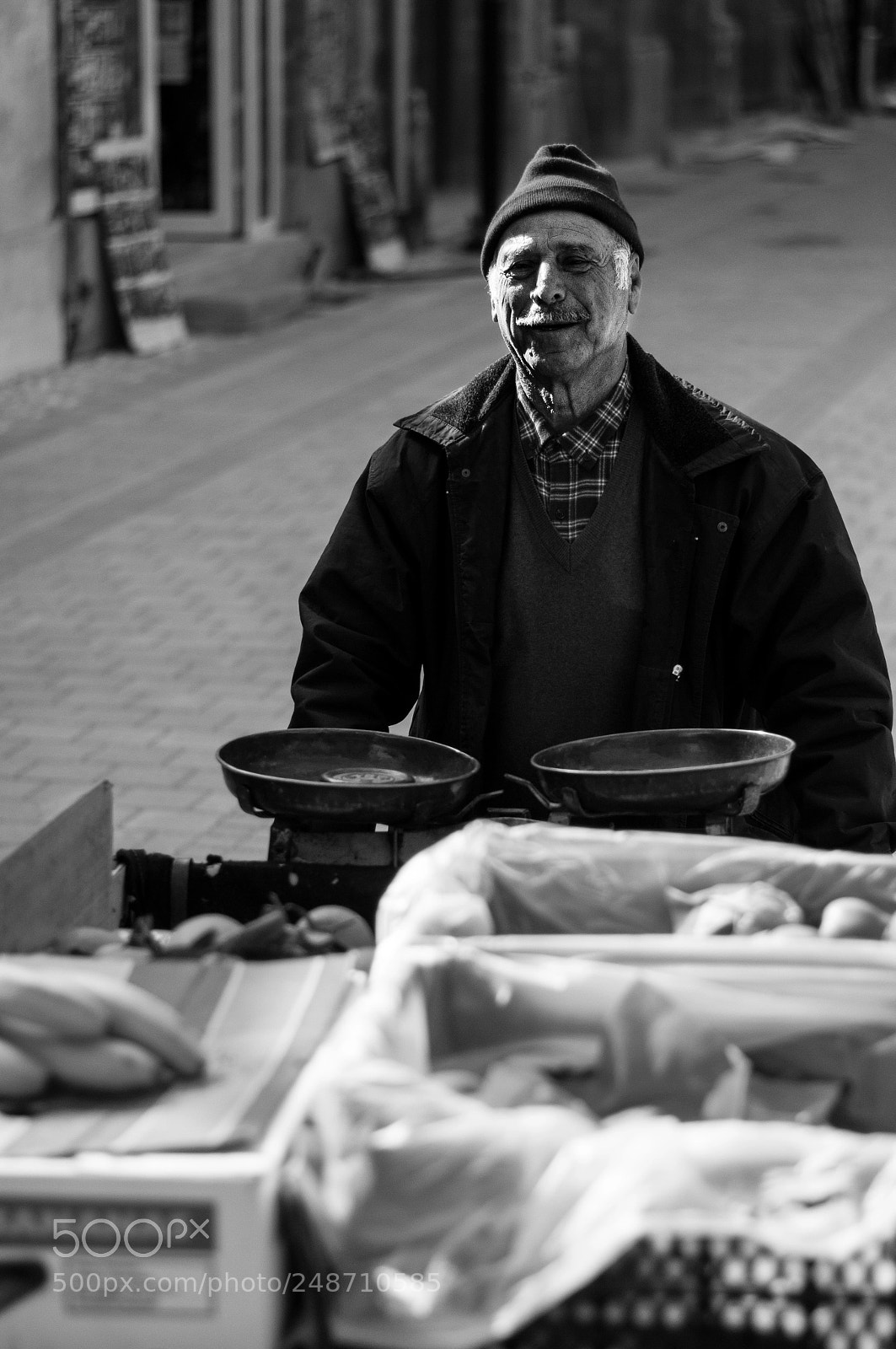 Nikon D90 sample photo. Fruit seller photography