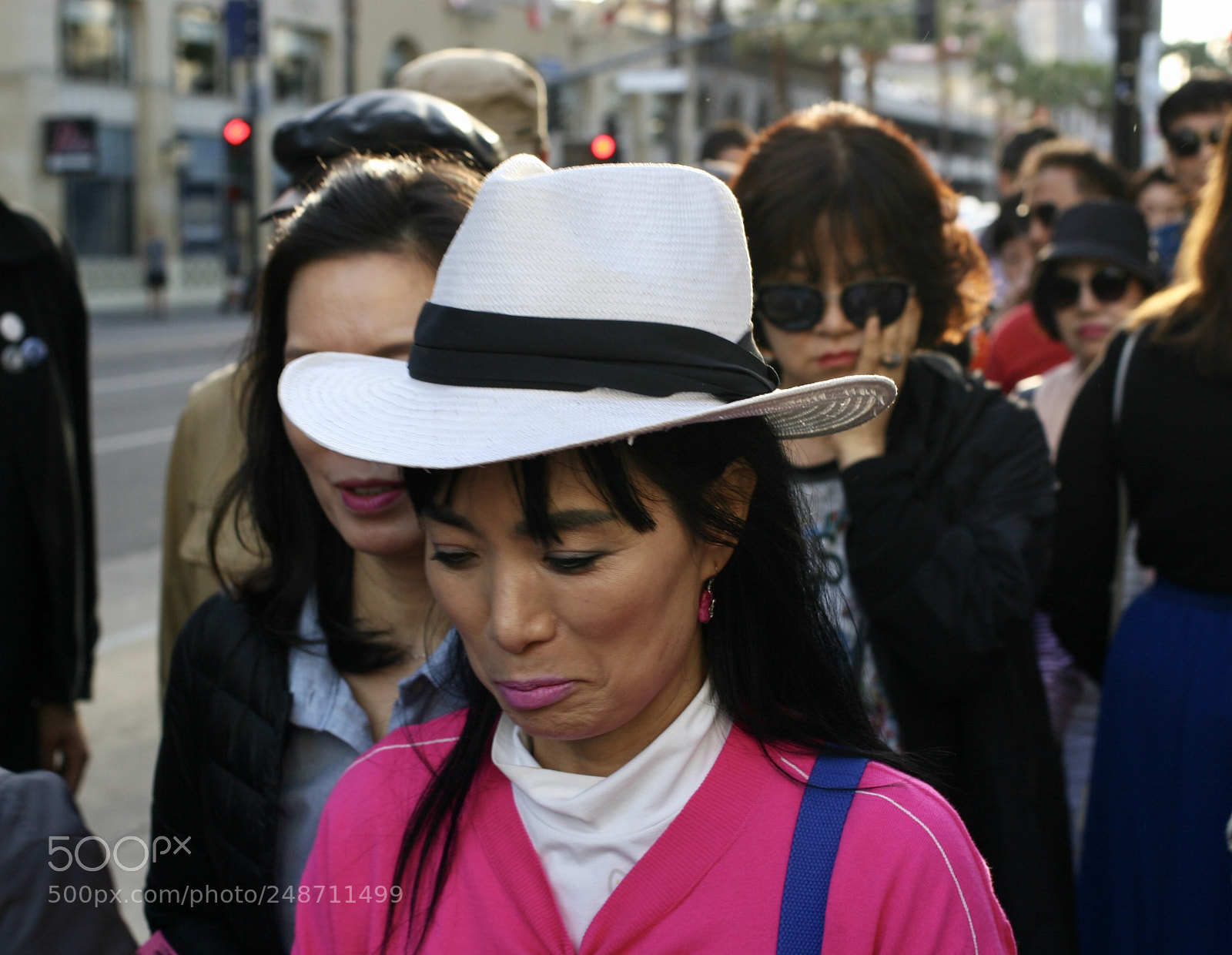 Canon EOS 20D sample photo. The white hat photography
