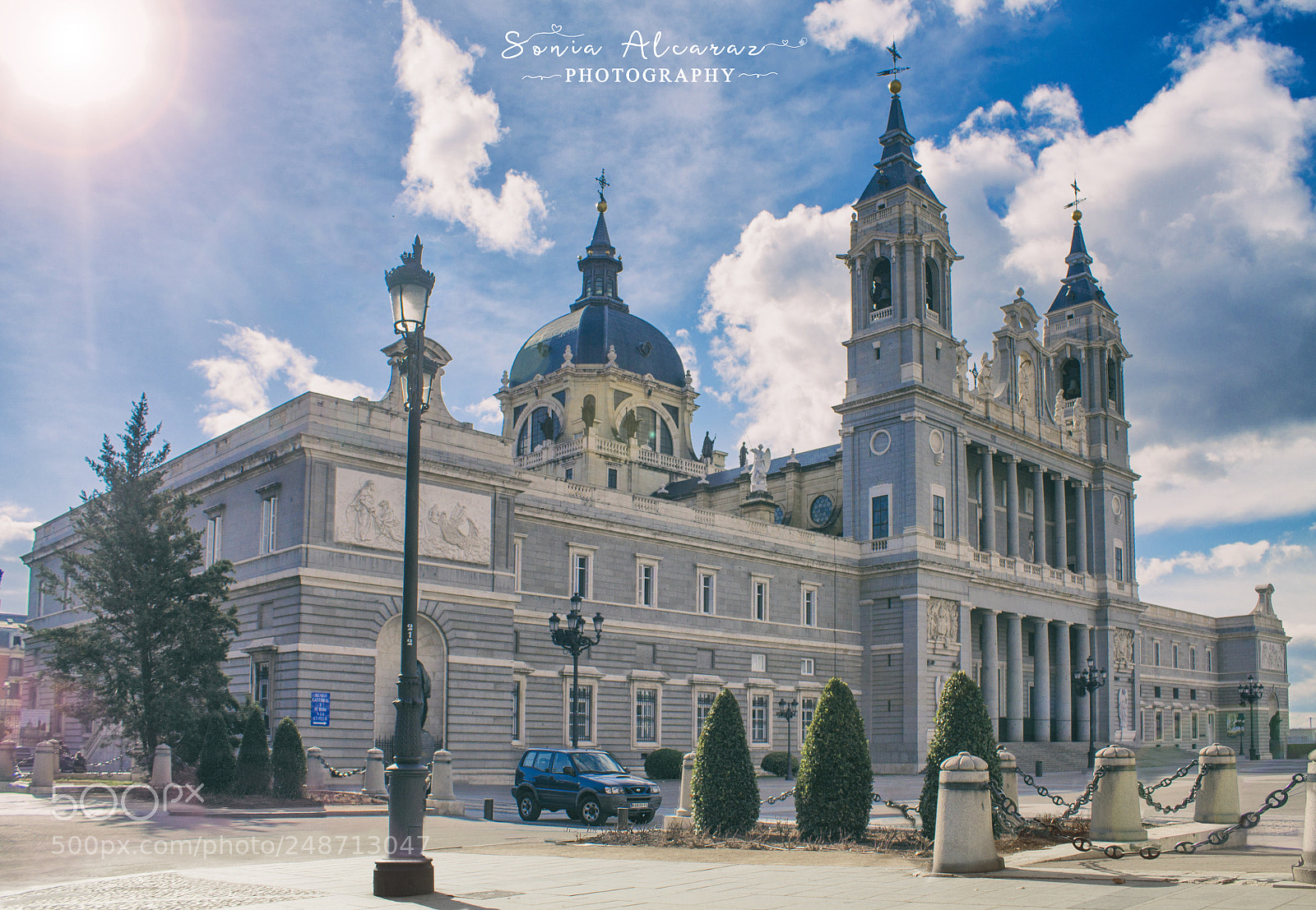 Canon EOS 1100D (EOS Rebel T3 / EOS Kiss X50) sample photo. Catedral la almudena, madrid photography