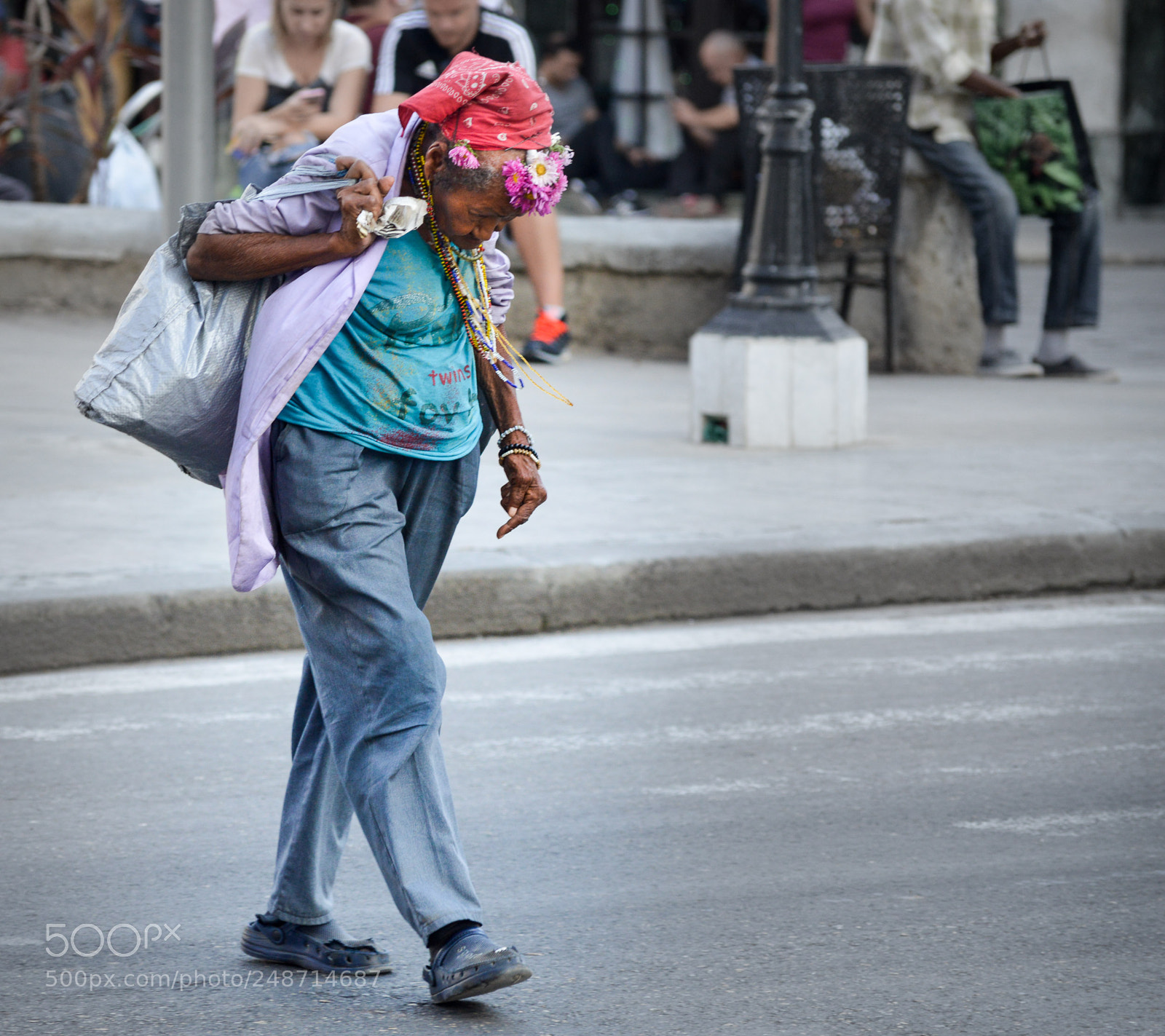 Nikon D3200 sample photo. Old lady, la habana photography