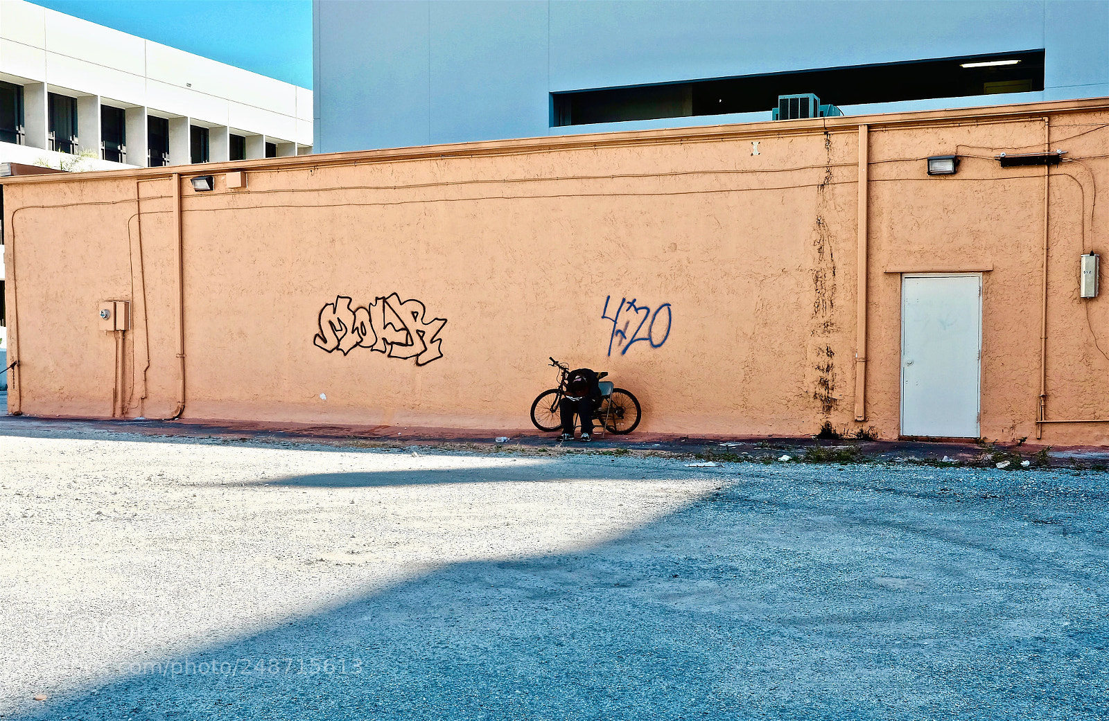 Fujifilm X-E2S sample photo. Noon break photography