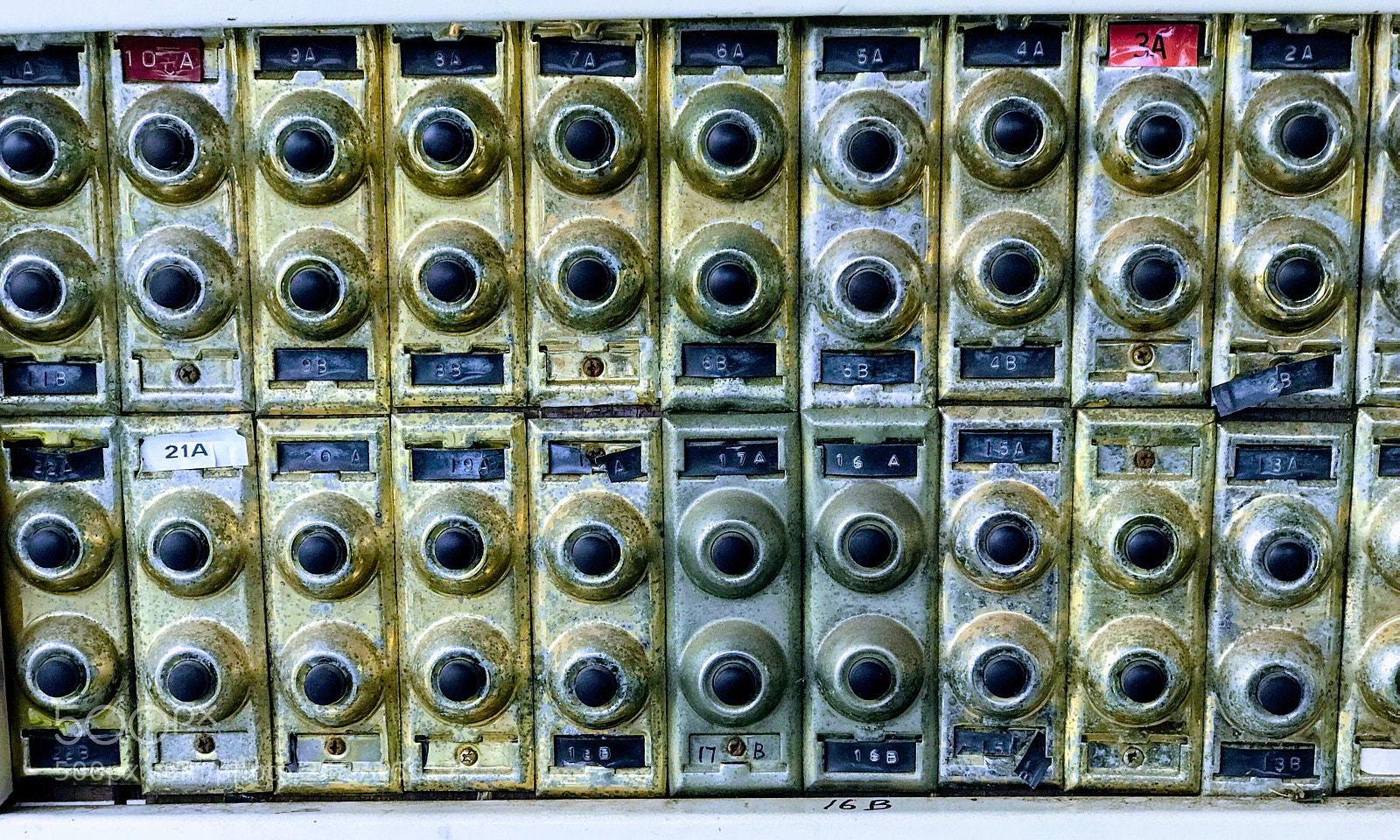 Apple iPhone 7 Plus sample photo. Door bells photography
