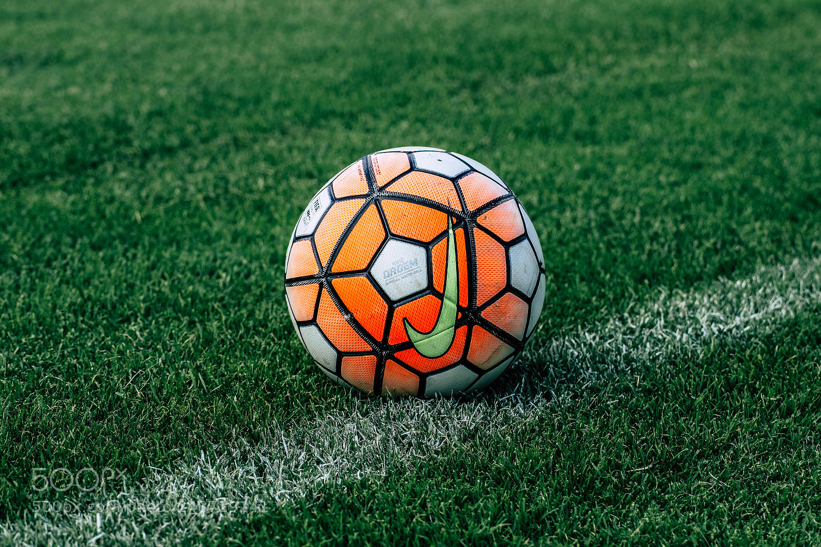 Canon EOS 7D Mark II sample photo. Ball photography