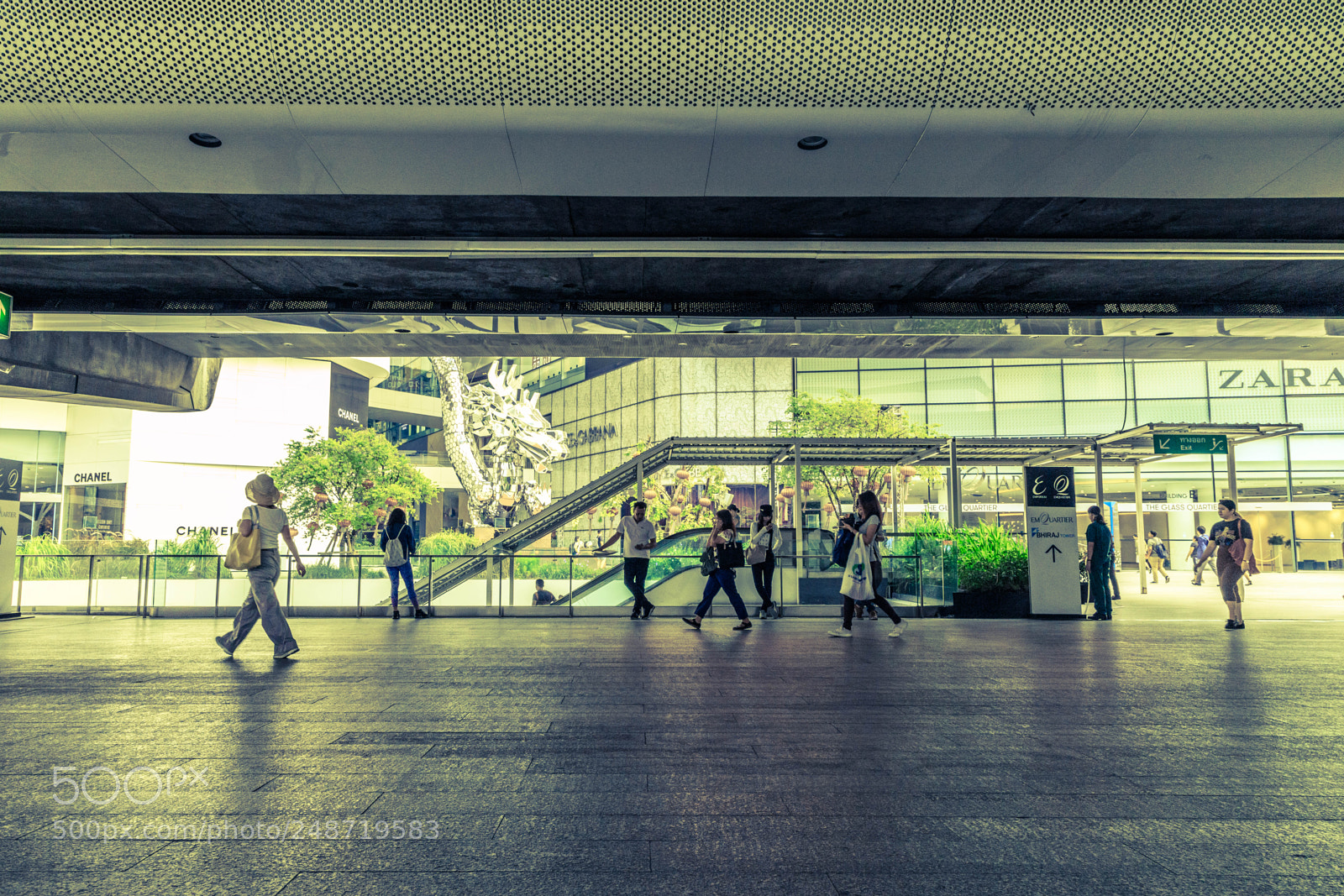 Canon EOS 6D Mark II sample photo. City catwalk photography