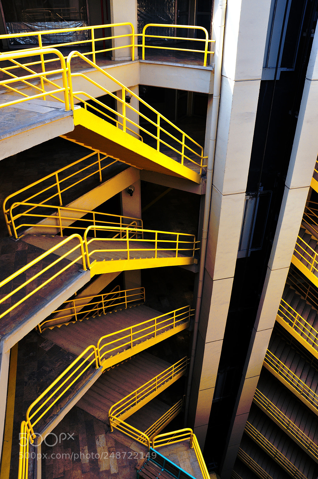 Nikon D90 sample photo. Perpa yellow ladder photography