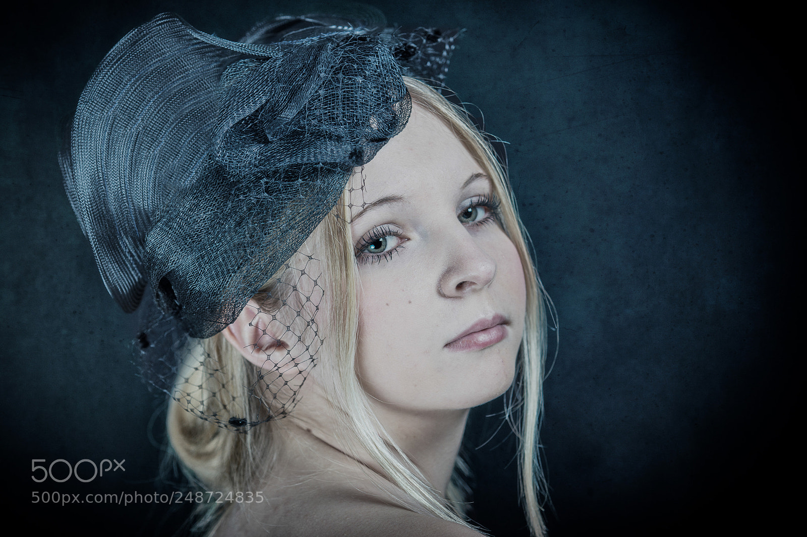 Sony SLT-A77 sample photo. Diva photography
