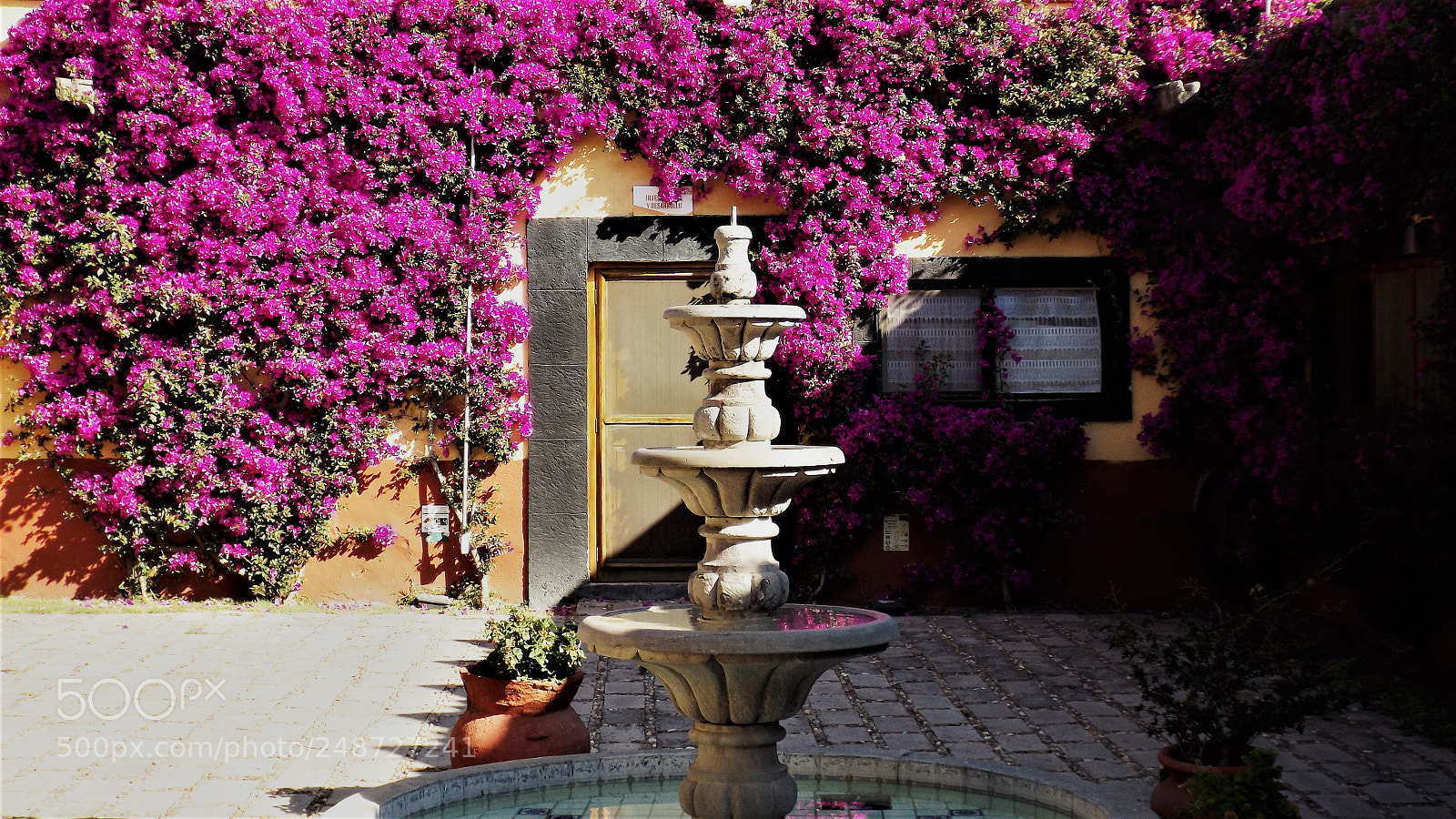 Fujifilm FinePix S4800 sample photo. Old mexican home patio photography