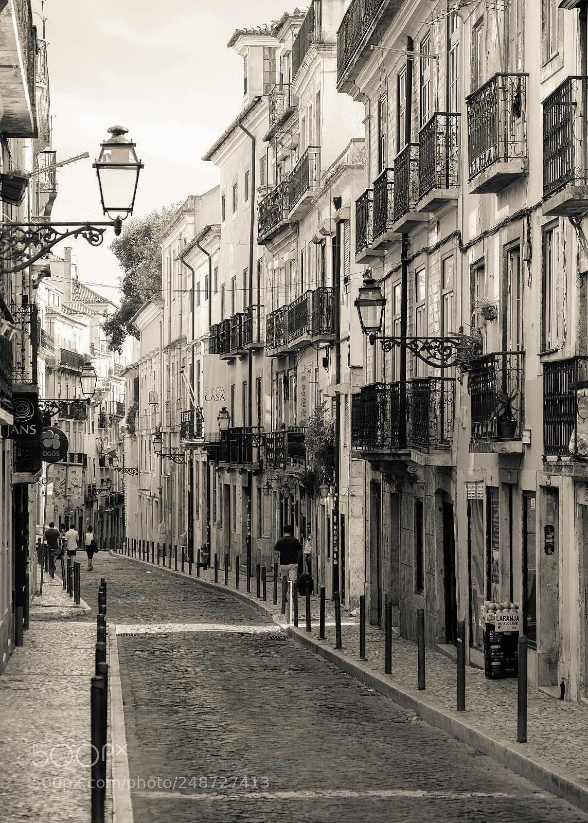 Fujifilm X-T1 sample photo. Bairro alto photography