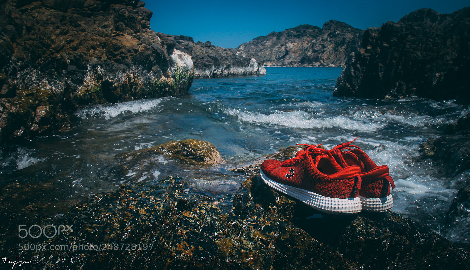 Canon EOS 60D sample photo. Shoes checkin photography