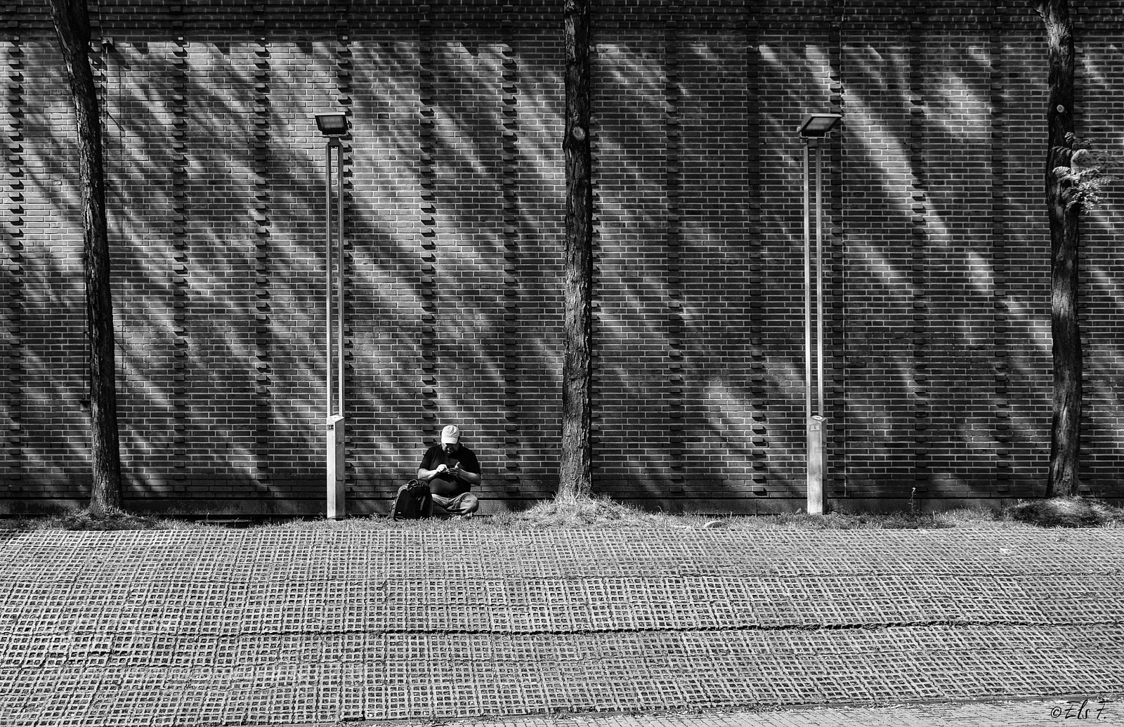 Canon EOS 80D sample photo. Shadows and structures photography
