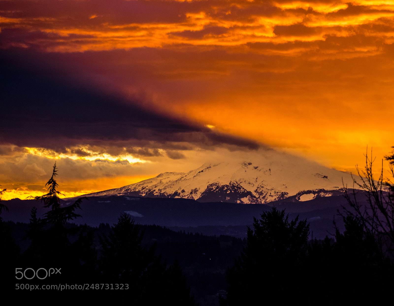 Leica CL sample photo. First rays over mt photography