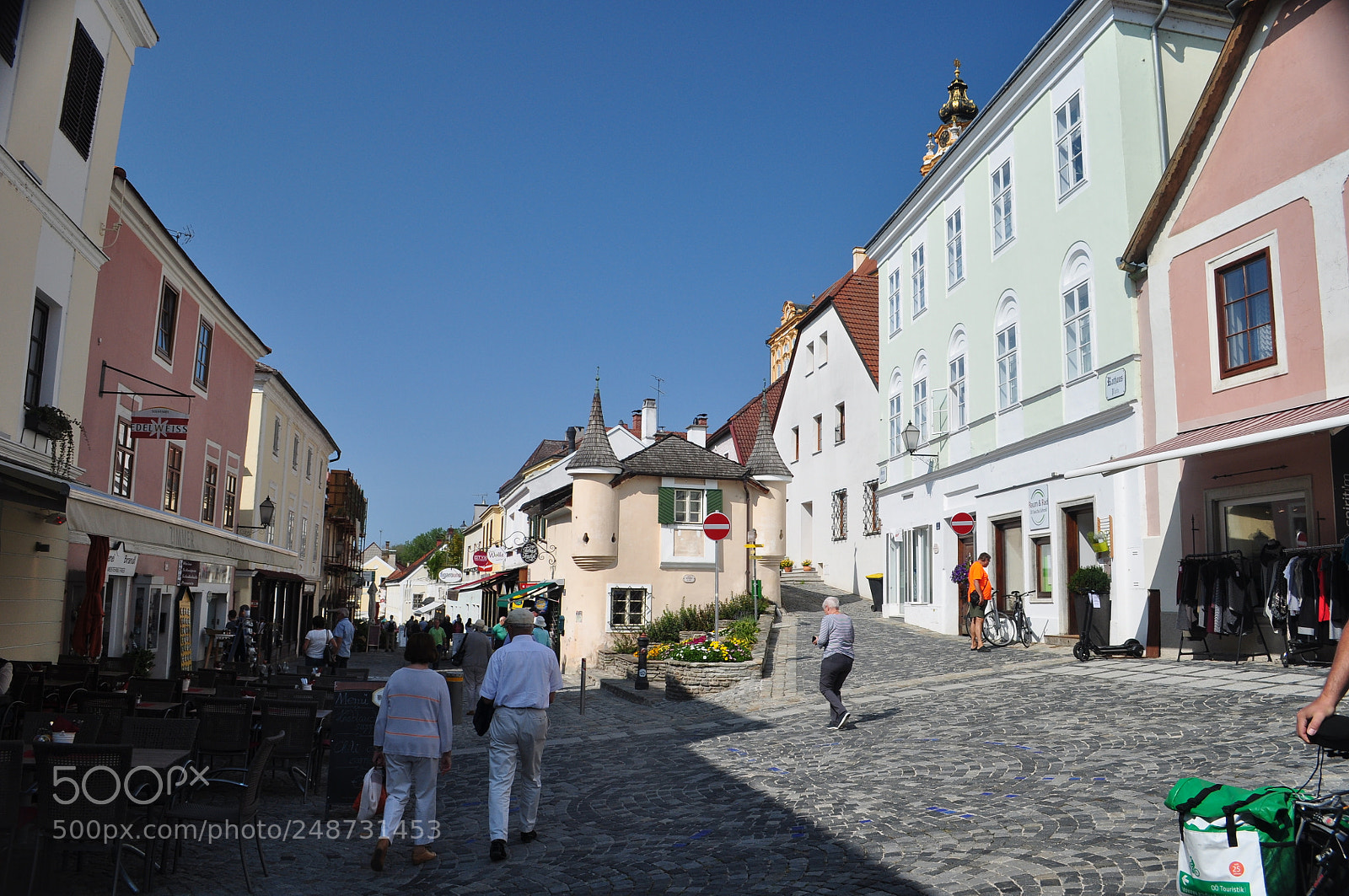 Nikon D5000 sample photo. Tourist area and just photography