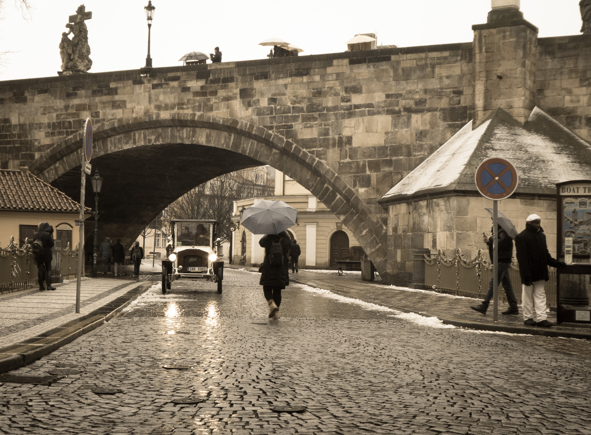 Panasonic Lumix DMC-ZS60 (Lumix DMC-TZ80) sample photo. Old prague photography