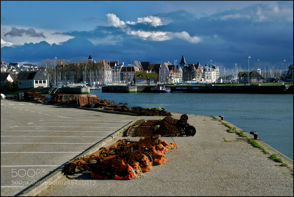 Pentax K20D sample photo. Deauville vs trouville photography