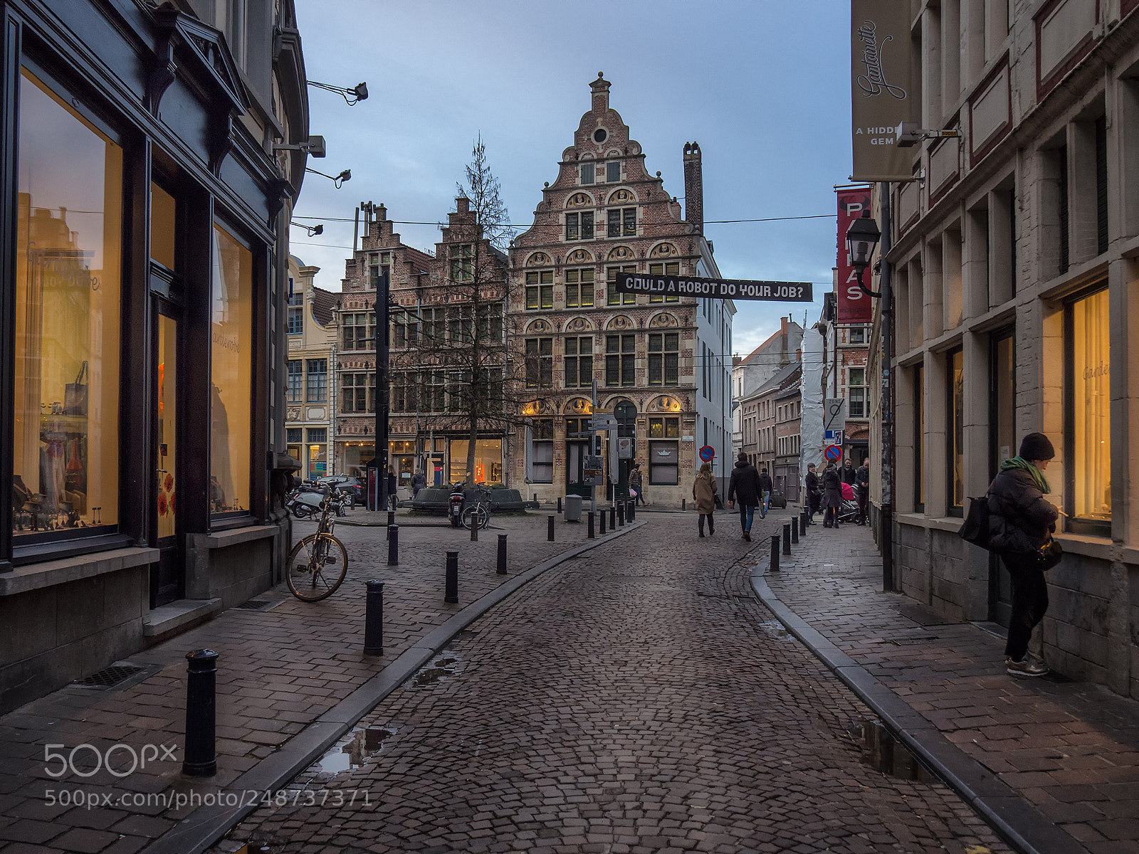 Olympus OM-D E-M10 II sample photo. Blue hour gent i photography