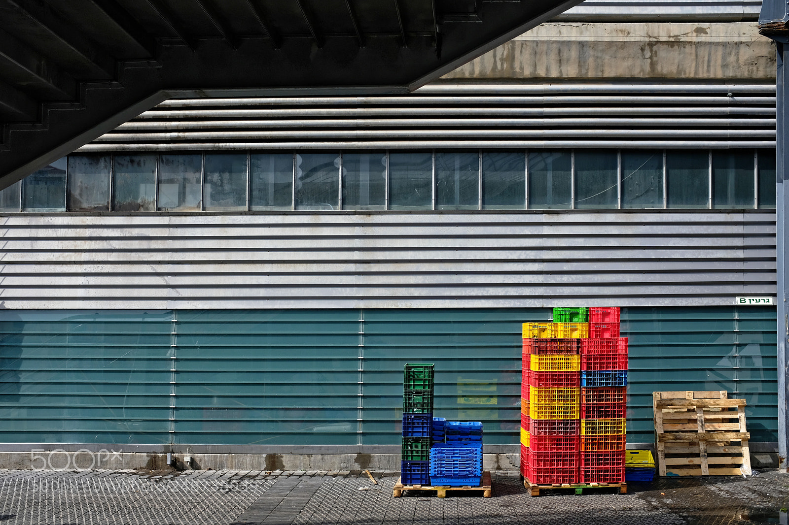 Fujifilm X100F sample photo. Back yard colors photography