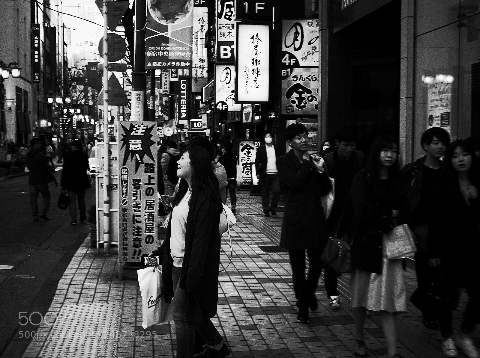 Ricoh GR II sample photo. Shinjuku photography