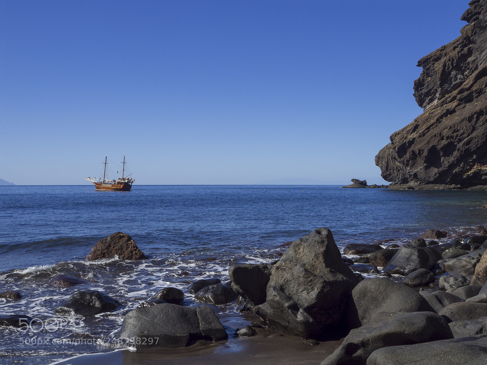 Olympus OM-D E-M10 sample photo. View on sea horizon photography