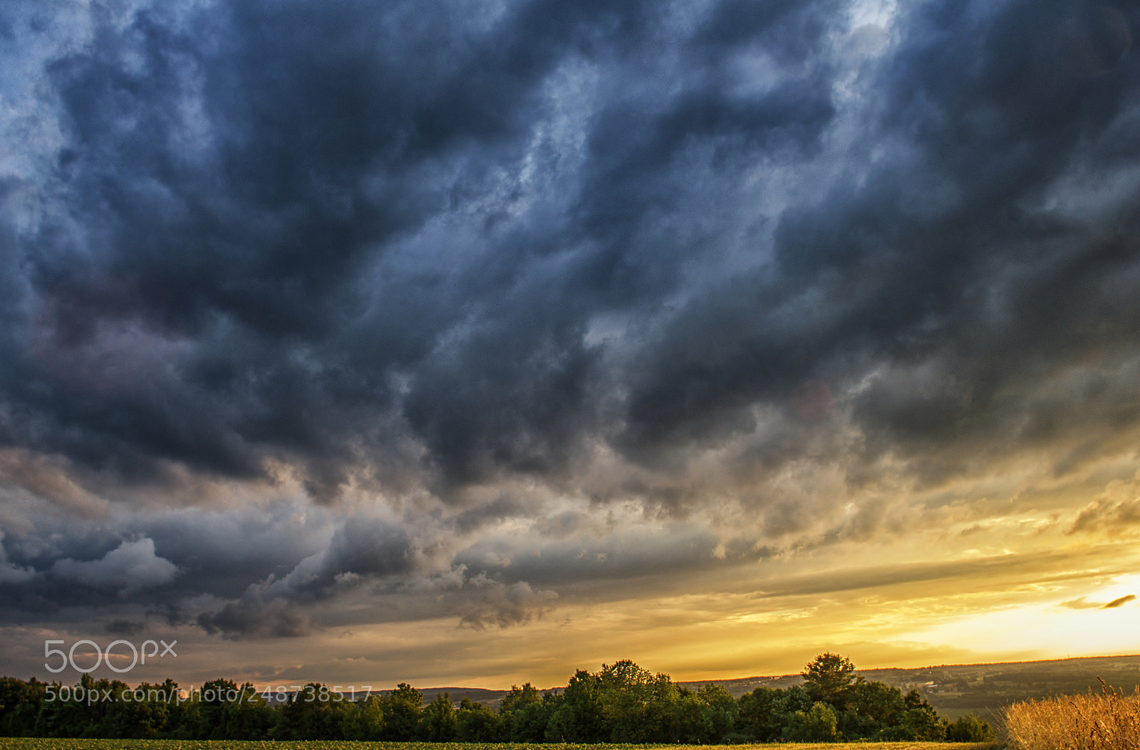 Canon EOS 550D (EOS Rebel T2i / EOS Kiss X4) sample photo. Threatening skies photography