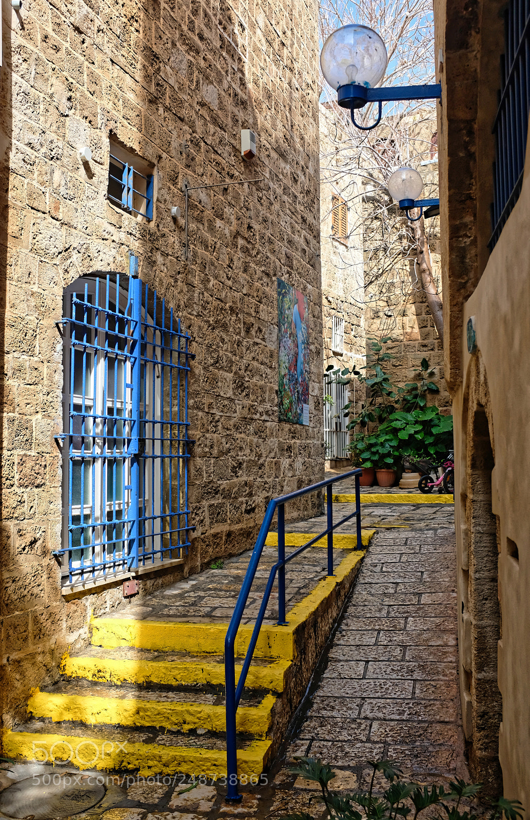 Fujifilm X100F sample photo. Yellow alley photography
