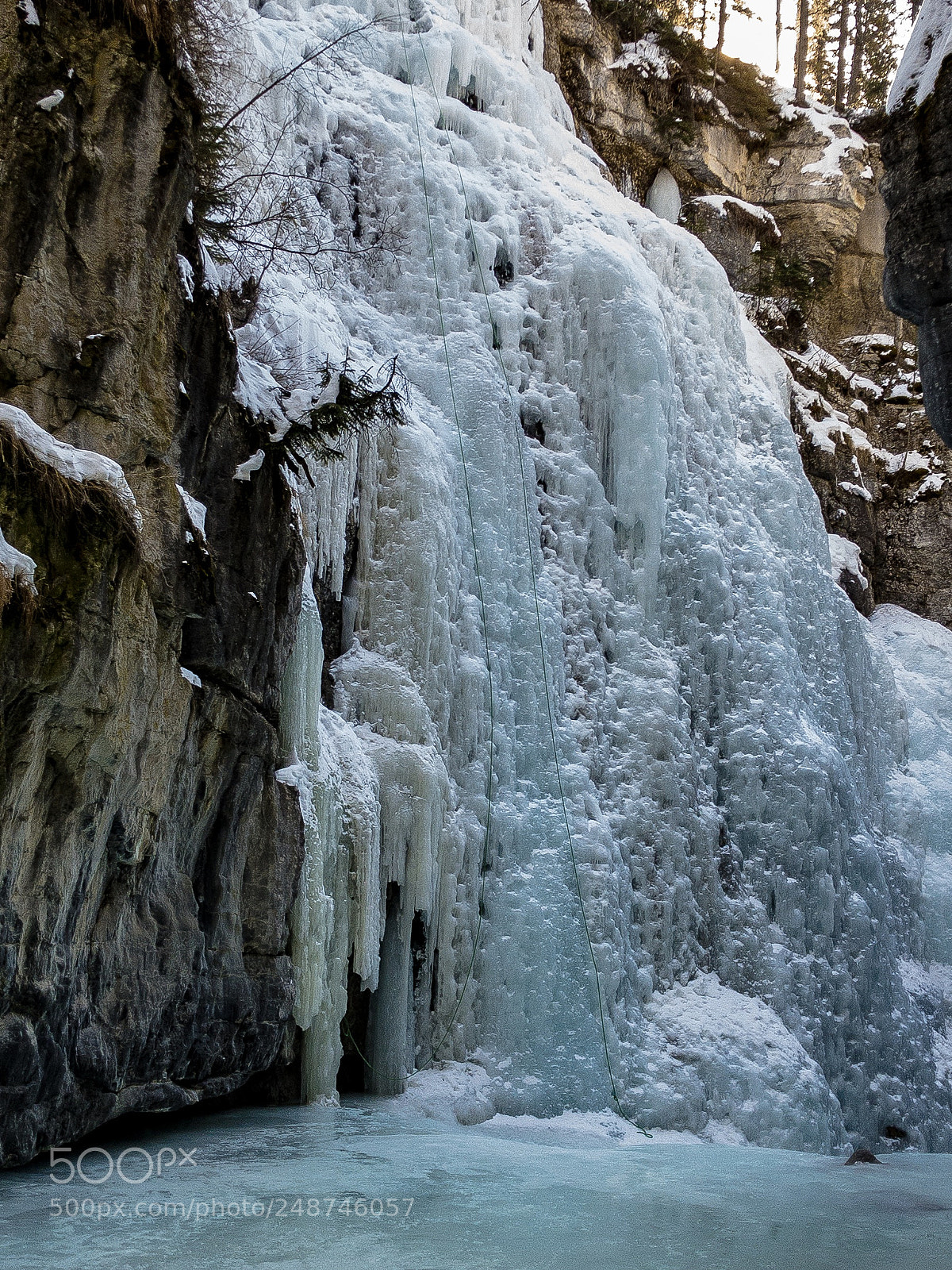 Apple iPhone X sample photo. Frozen waterfall, maligne canyon ?? photography