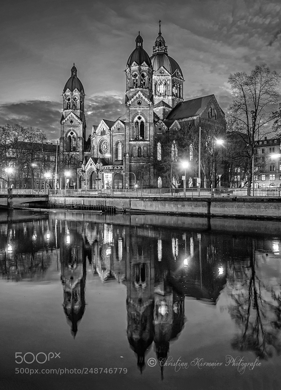 Olympus OM-D E-M10 III sample photo. Sankt lukas photography