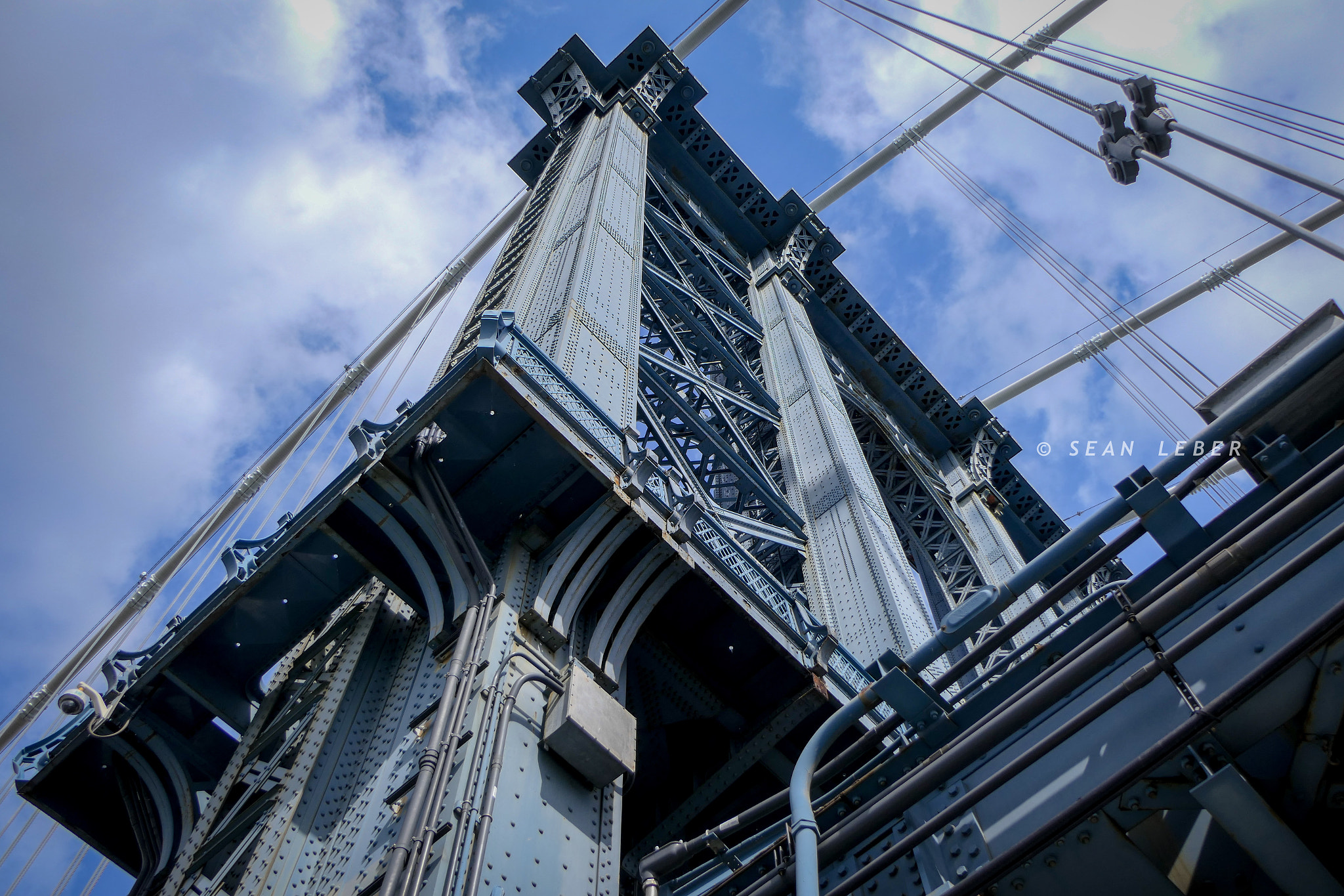 Panasonic Lumix DMC-FZ2500 (Lumix DMC-FZ2000) sample photo. Manhattan bridge photography