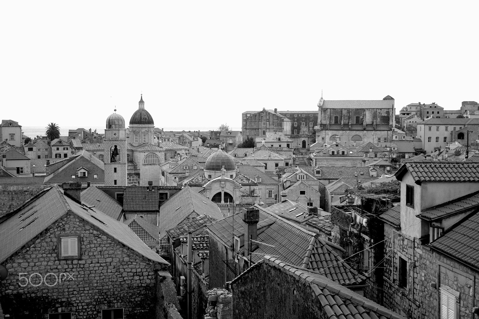 Canon EOS 450D (EOS Rebel XSi / EOS Kiss X2) sample photo. Above the rooftops photography
