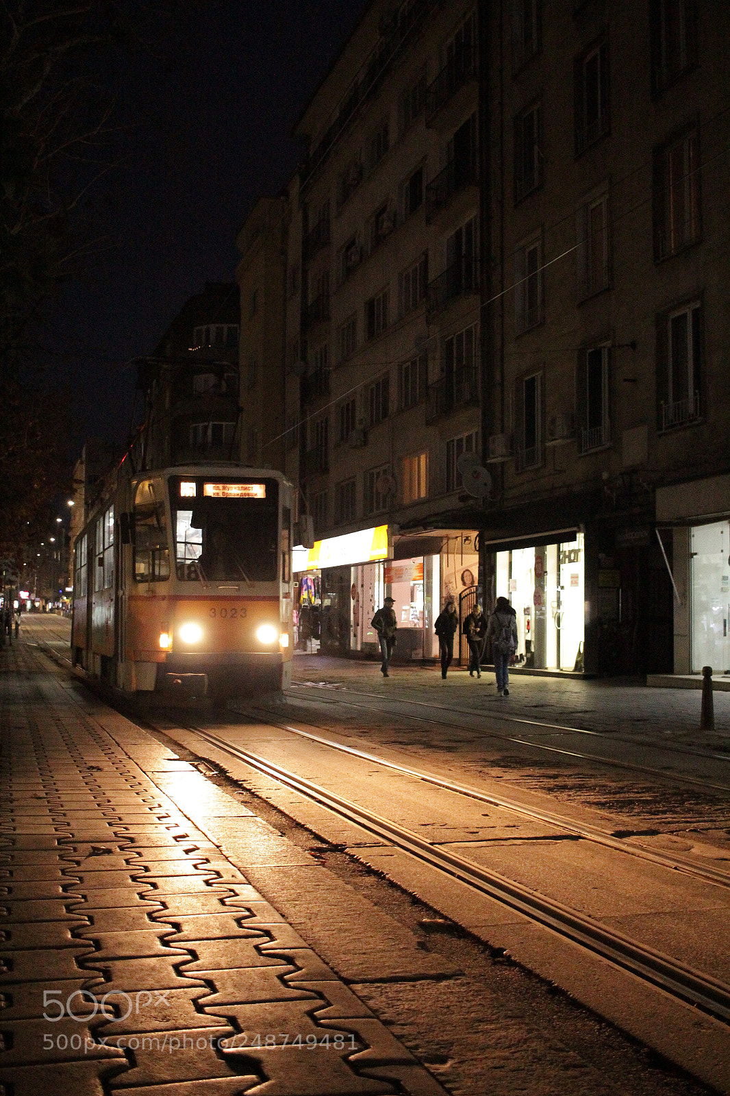Canon EOS 600D (Rebel EOS T3i / EOS Kiss X5) sample photo. Tram photography