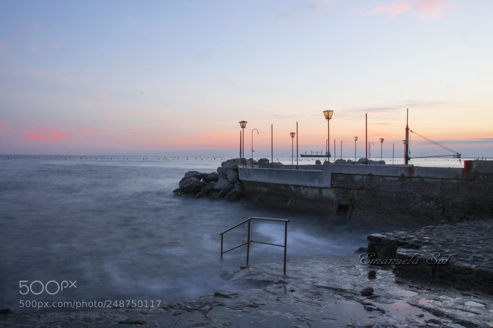 Canon EOS 600D (Rebel EOS T3i / EOS Kiss X5) sample photo. Tenda rossa photography