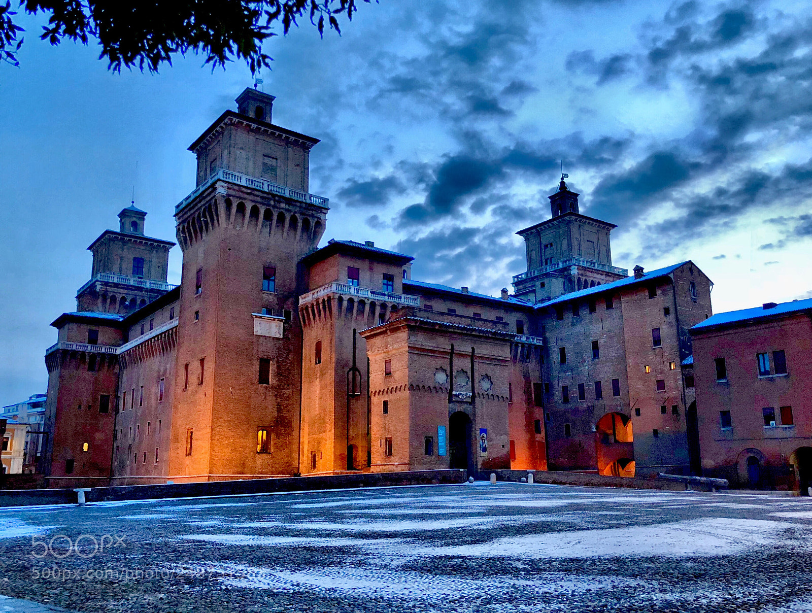 Apple iPhone X sample photo. Castello estense photography