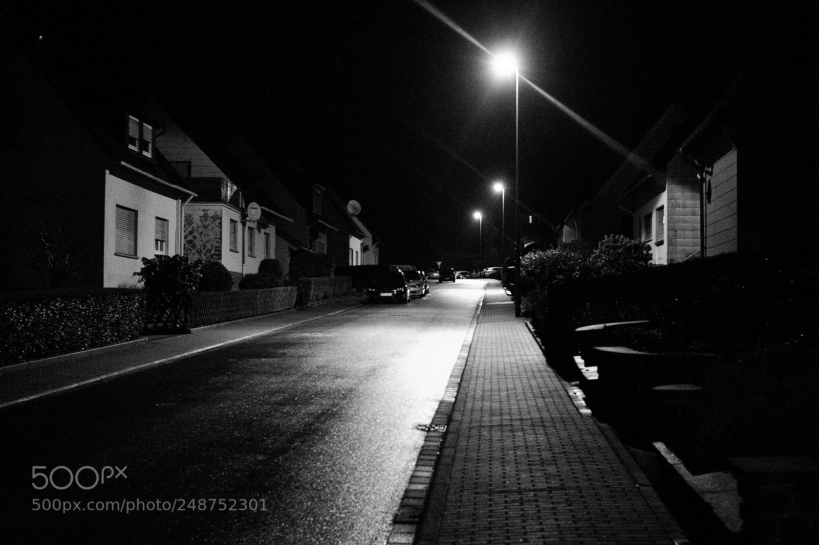 Fujifilm X-E1 sample photo. Only a wet street photography