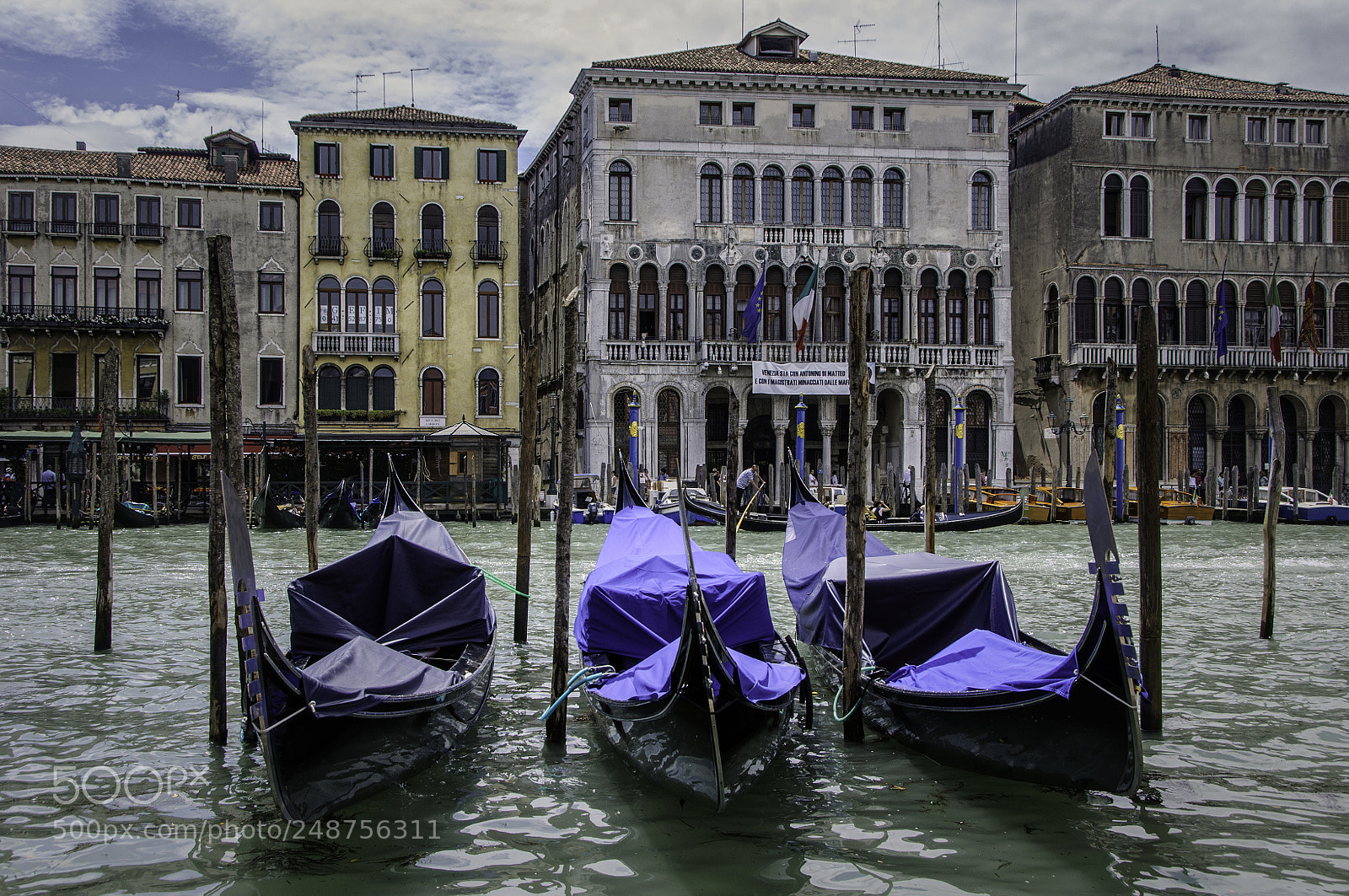 Nikon D90 sample photo. Three moored gondolas photography