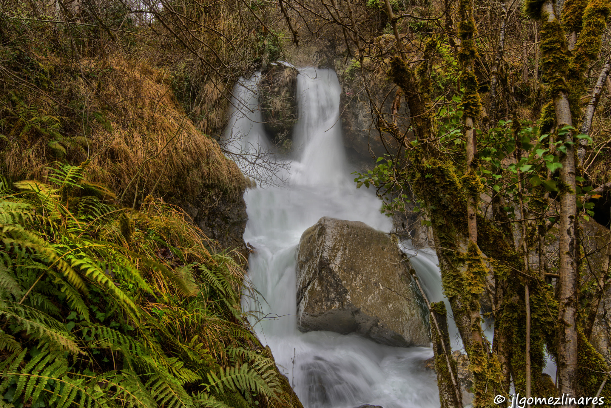 Nikon AF-S Nikkor 16-35mm F4G ED VR sample photo. Cascada en el deva photography