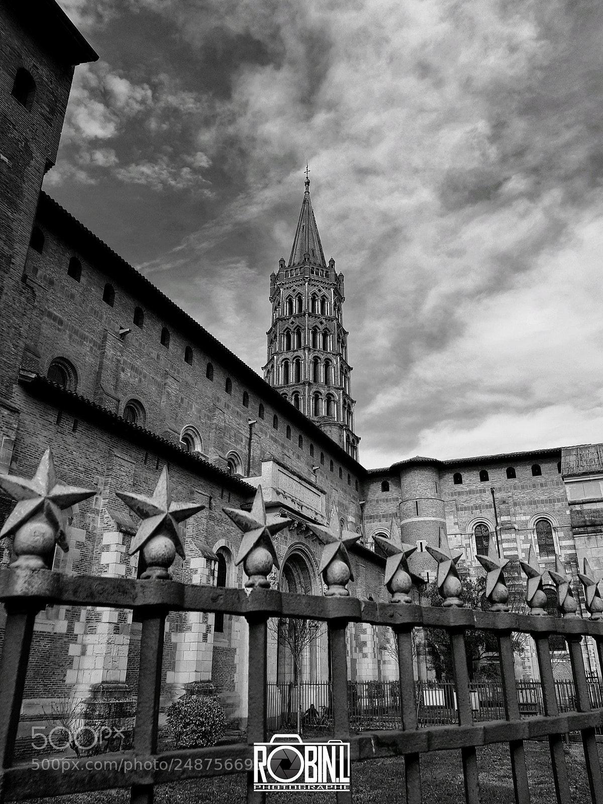 Samsung Galaxy S8+ sample photo. Saint sernin photography